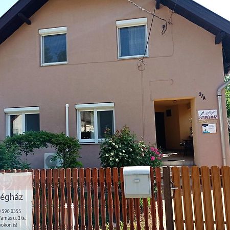 Partifecske Vendeghaz Hotel Tiszafured Bagian luar foto