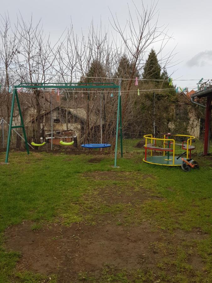 Partifecske Vendeghaz Hotel Tiszafured Bagian luar foto