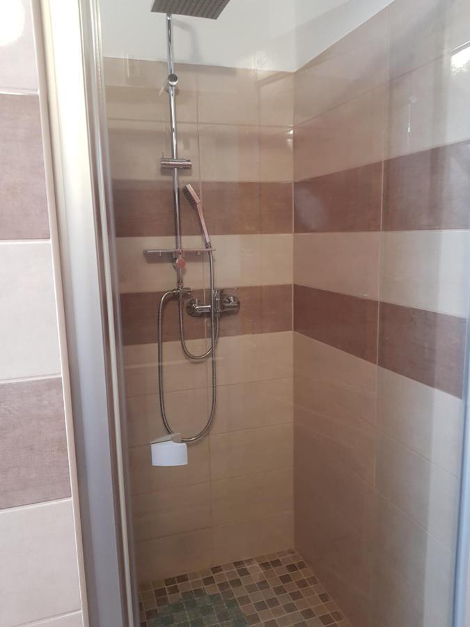 Partifecske Vendeghaz Hotel Tiszafured Bagian luar foto
