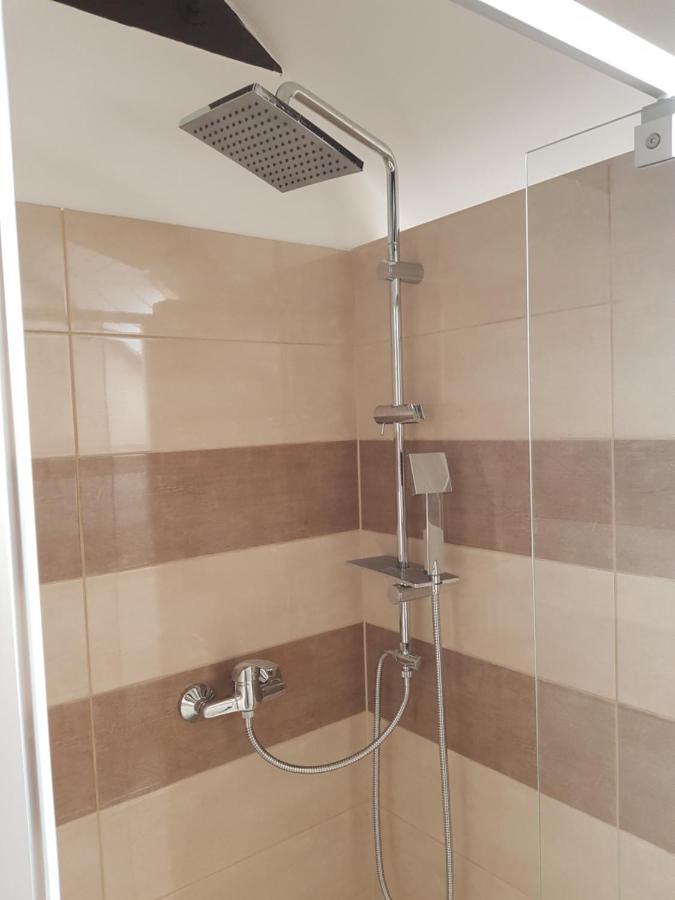 Partifecske Vendeghaz Hotel Tiszafured Bagian luar foto