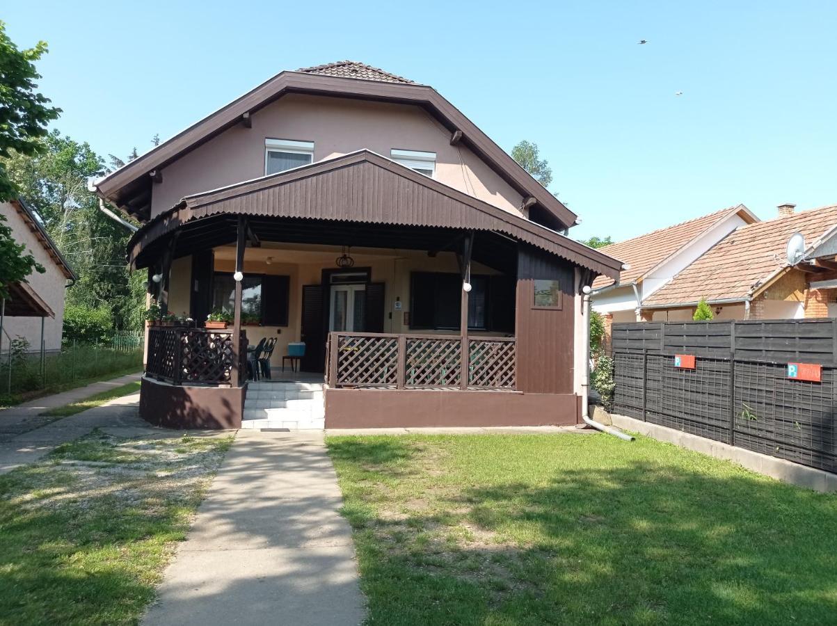 Partifecske Vendeghaz Hotel Tiszafured Bagian luar foto