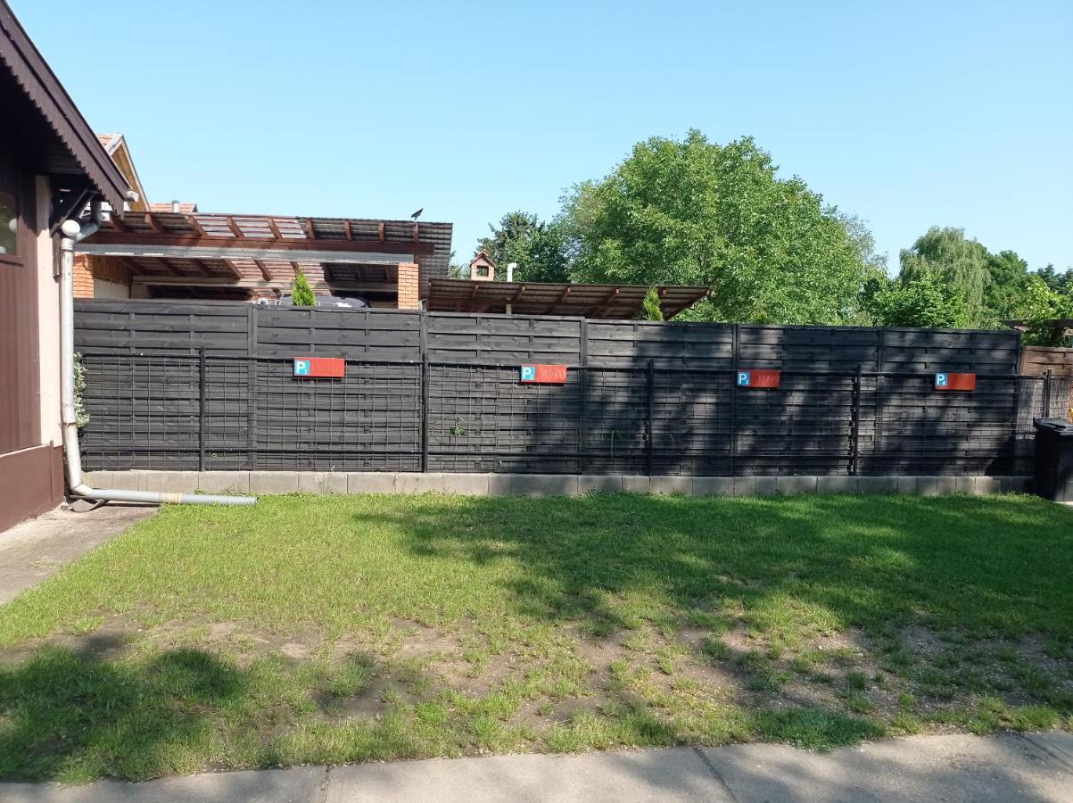 Partifecske Vendeghaz Hotel Tiszafured Bagian luar foto