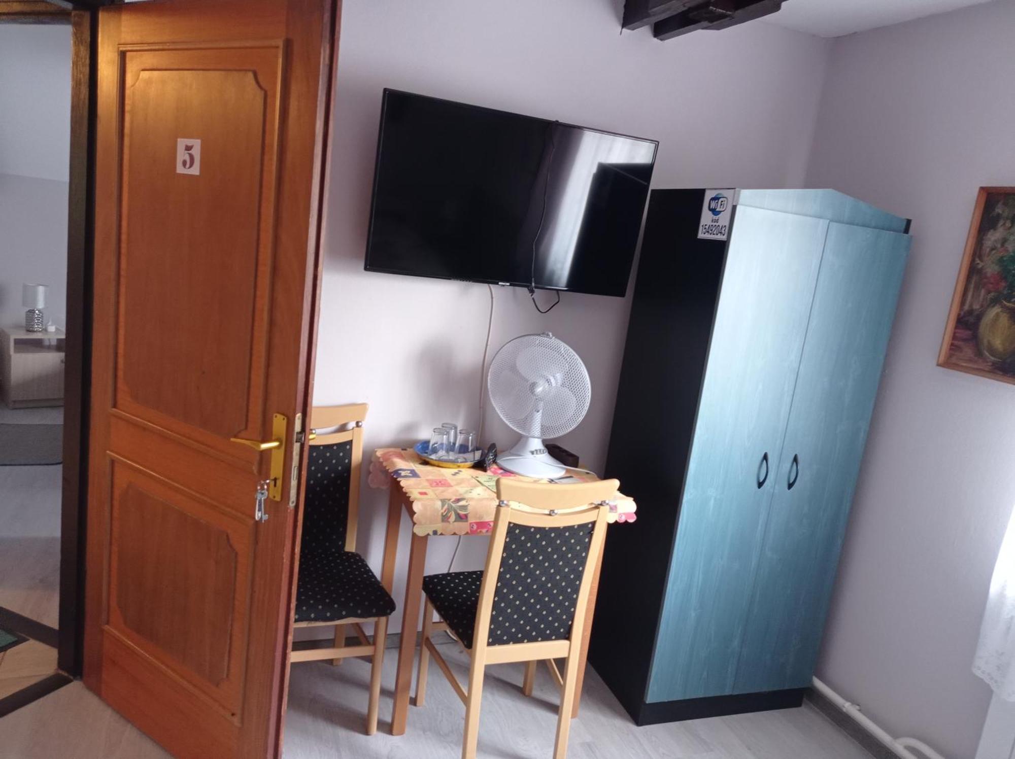 Partifecske Vendeghaz Hotel Tiszafured Bagian luar foto