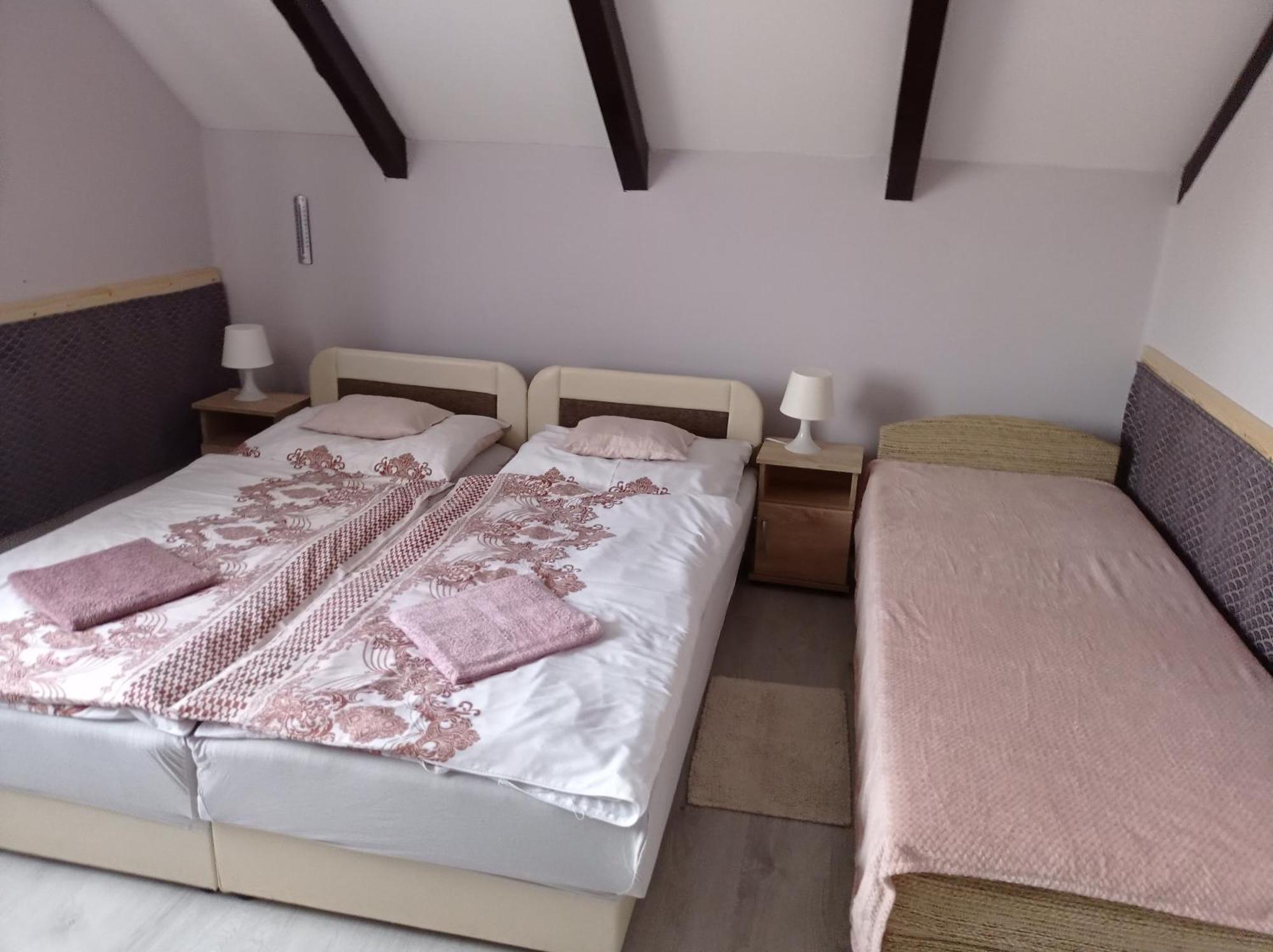 Partifecske Vendeghaz Hotel Tiszafured Bagian luar foto