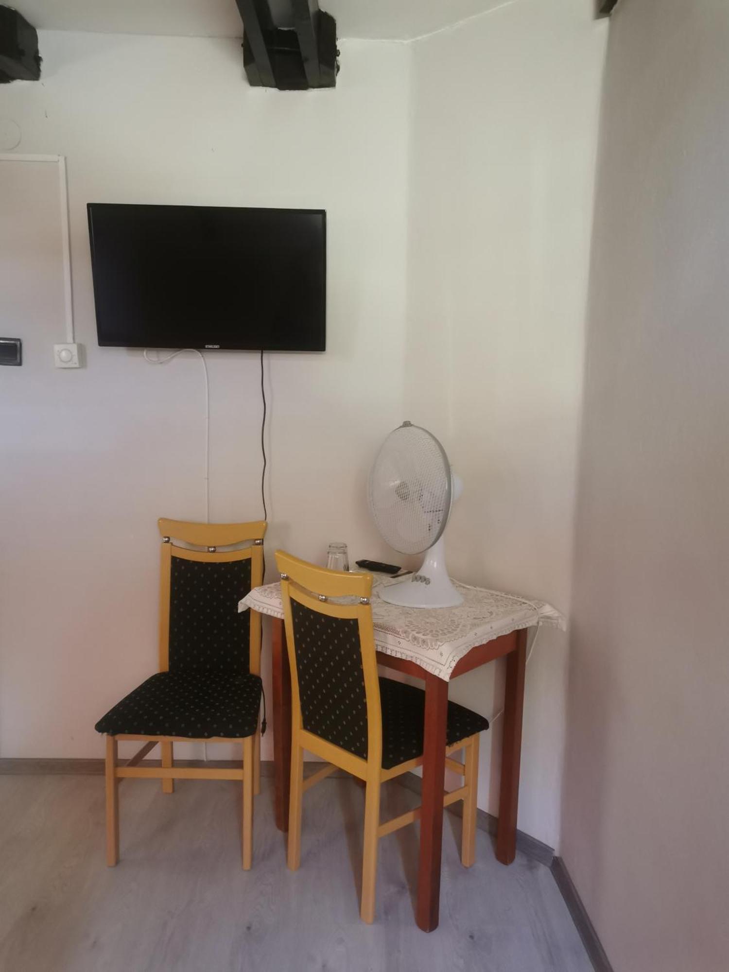 Partifecske Vendeghaz Hotel Tiszafured Bagian luar foto