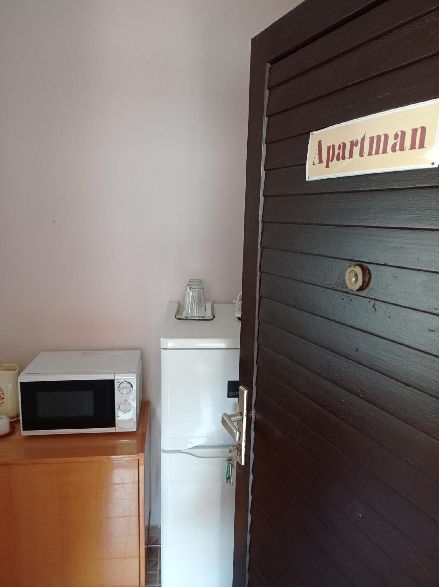 Partifecske Vendeghaz Hotel Tiszafured Bagian luar foto
