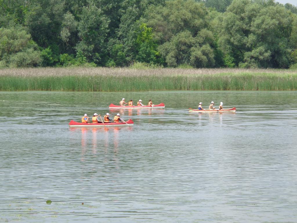 Partifecske Vendeghaz Hotel Tiszafured Bagian luar foto